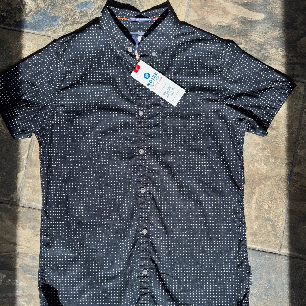Men’s Blue Polka Dot Short Sleeve Button Down Shirt – Size Small – NWT - Picture 4 of 8